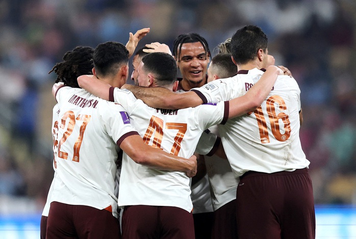 Đè bẹp nhà vô địch châu Á Urawa Reds, Man City áp sát "cú ăn 5"- Ảnh 5.