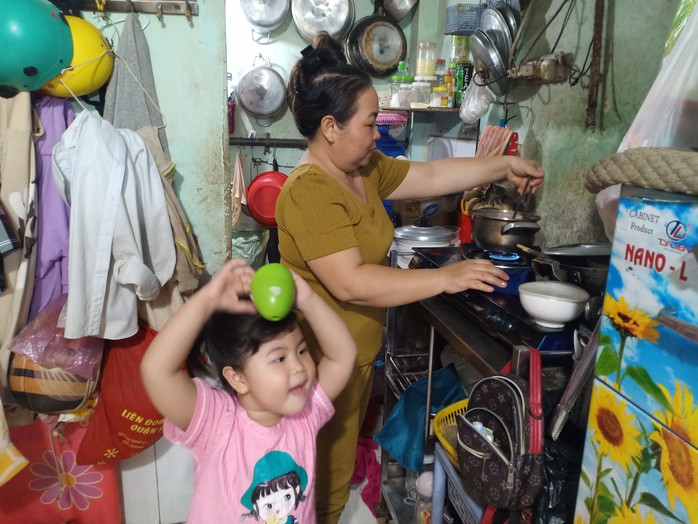 Thiếu việc làm, nhiều công nhân rời nhà máy- Ảnh 1. Thiếu việc làm, nhiều công nhân rời nhà máy- Ảnh 1.