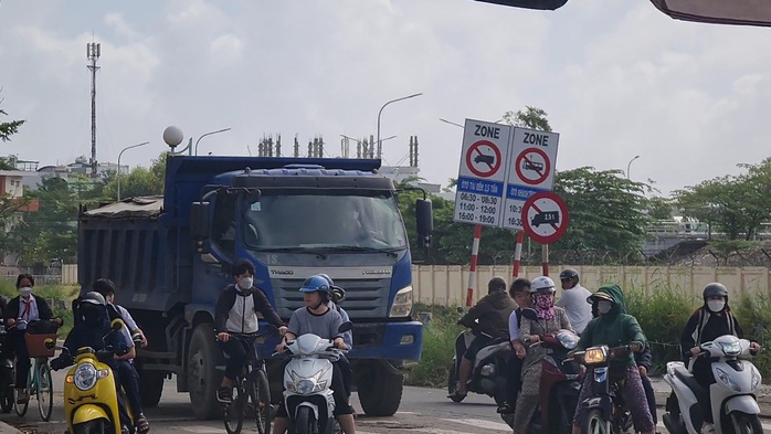 Vụ bãi xà bần không phép ở Đà Nẵng: Chủ tịch quận chỉ đạo nóng- Ảnh 4. Vụ bãi xà bần không phép ở Đà Nẵng: Chủ tịch quận chỉ đạo nóng- Ảnh 4.