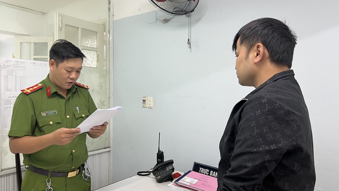 Bắt giám đốc doanh nghiệp tại Đà Nẵng lừa đảo gần 10 tỉ đồng- Ảnh 1. Bắt giám đốc doanh nghiệp tại Đà Nẵng lừa đảo gần 10 tỉ đồng- Ảnh 1.