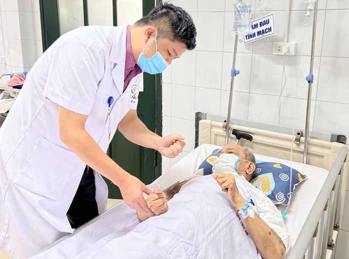 Công đoàn Y tế đề xuất lương khởi điểm bậc 2 với bác sĩ- Ảnh 1. Công đoàn Y tế đề xuất lương khởi điểm bậc 2 với bác sĩ- Ảnh 1.