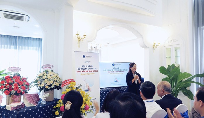 Ra mắt đơn vị điều trị chuyên sâu vết thương khó lành, loét bàn chân do đái tháo đường- Ảnh 1. Ra mắt đơn vị điều trị chuyên sâu vết thương khó lành, loét bàn chân do đái tháo đường- Ảnh 1.