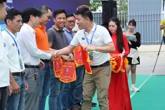 Khởi tranh giải bóng đá Hiệp hội Doanh nghiệp TP HCM lần thứ 5 năm 2023- Ảnh 4. Khởi tranh giải bóng đá Hiệp hội Doanh nghiệp TP HCM lần thứ 5 năm 2023- Ảnh 4.