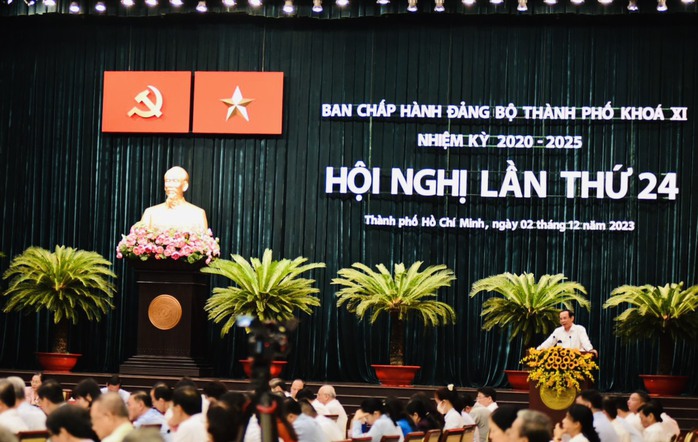Bí thư Nguyễn Văn Nên: TP HCM phải xử lý nhiều việc tồn đọng trong năm 2023- Ảnh 2. Bí thư Nguyễn Văn Nên: TP HCM phải xử lý nhiều việc tồn đọng trong năm 2023- Ảnh 2.