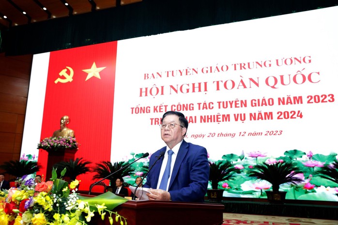 Bí thư Trung ương Đảng, Trưởng Ban Tuyên giáo Trung ương Nguyễn Trọng Nghĩa phát biểu chỉ đạo tại hội nghị