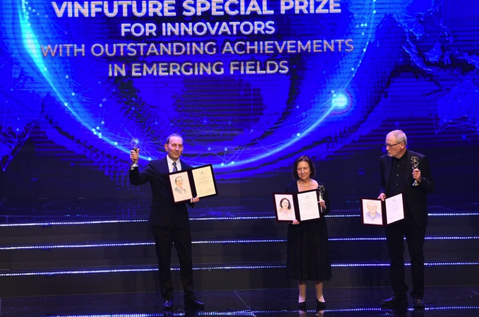 GS Võ Tòng Xuân được vinh danh tại lễ trao Giải thưởng VinFuture 2023
- Ảnh 3. GS Võ Tòng Xuân được vinh danh tại lễ trao Giải thưởng VinFuture 2023
- Ảnh 3.