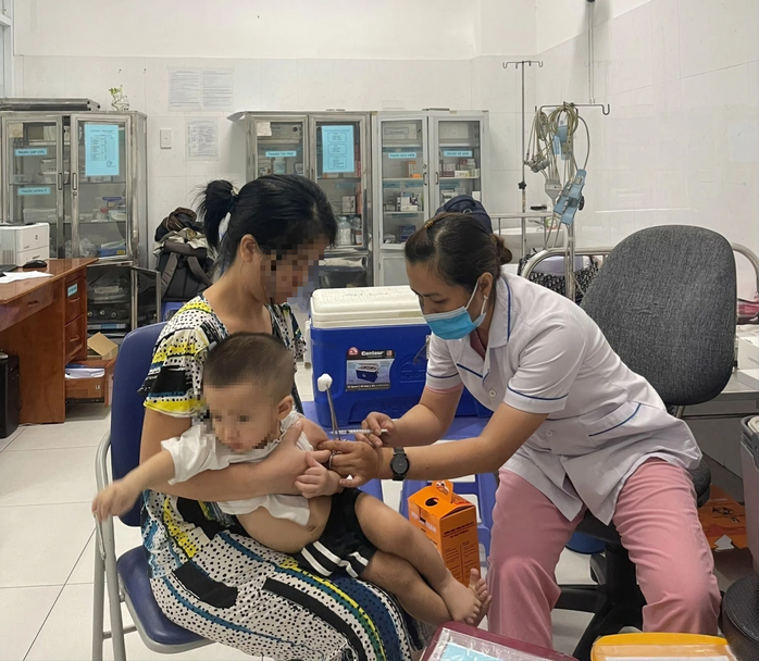 Bộ Y tế lên tiếng sau thời gian cạn kiệt vắc-xin 5 trong 1- Ảnh 1. Bộ Y tế lên tiếng sau thời gian cạn kiệt vắc-xin 5 trong 1- Ảnh 1.