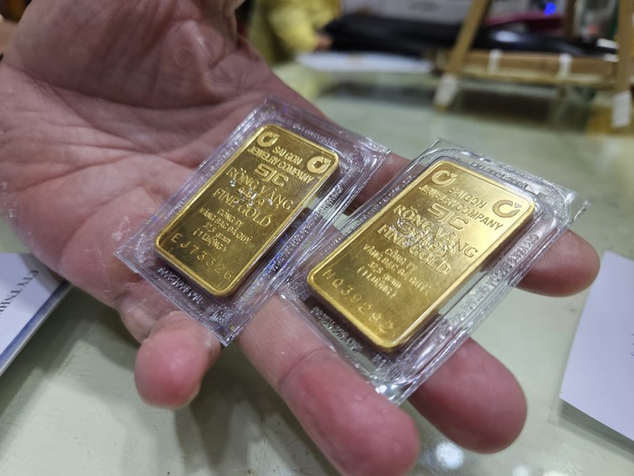 Giá vàng miếng SJC, vàng nhẫn 99,99 tăng bỏ xa 87 triệu đồng/lượng- Ảnh 1. Giá vàng miếng SJC, vàng nhẫn 99,99 tăng bỏ xa 87 triệu đồng/lượng- Ảnh 1.