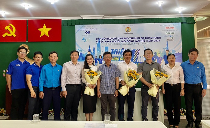 10.000 người đi bộ quyên góp chăm lo Tết cho công nhân khó khăn- Ảnh 1. 10.000 người đi bộ quyên góp chăm lo Tết cho công nhân khó khăn- Ảnh 1.