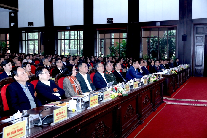 Báo chí kiến tạo dòng thông tin tích cực- Ảnh 1. Báo chí kiến tạo dòng thông tin tích cực- Ảnh 1.
