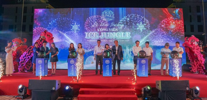 Show trình diễn nghệ thuật ánh sáng hiện đại bậc nhất Việt Nam tại Phú Quốc- Ảnh 2. Show trình diễn nghệ thuật ánh sáng hiện đại bậc nhất Việt Nam tại Phú Quốc- Ảnh 2.