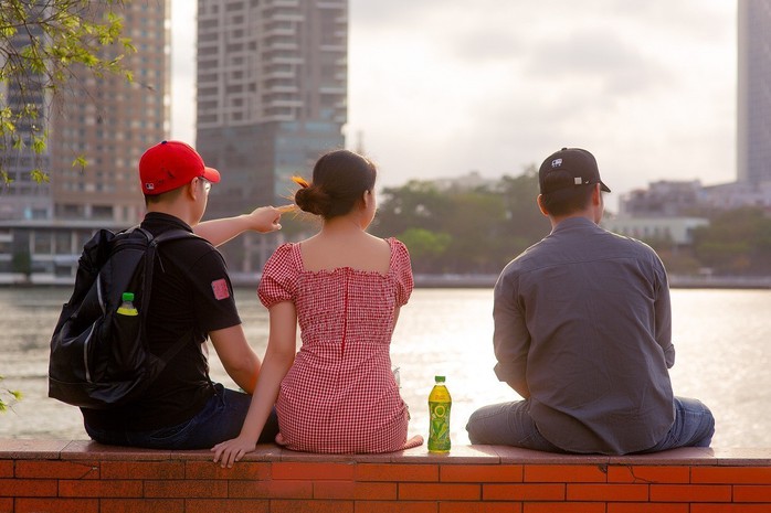 Phía trước là năm mới, nhiều người trẻ chọn cách giải nhiệt đón xuân với chai Trà Xanh Không Độ và mong chờ một năm 2024 bớt khó khăn hơn Phía trước là năm mới, nhiều người trẻ chọn cách giải nhiệt đón xuân với chai Trà Xanh Không Độ và mong chờ một năm 2024 bớt khó khăn hơn