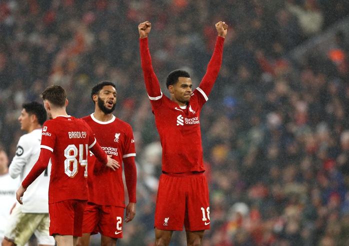 Thắng đậm West Ham, Liverpool đoạt vé bán kết League Cup- Ảnh 5. Thắng đậm West Ham, Liverpool đoạt vé bán kết League Cup- Ảnh 5.