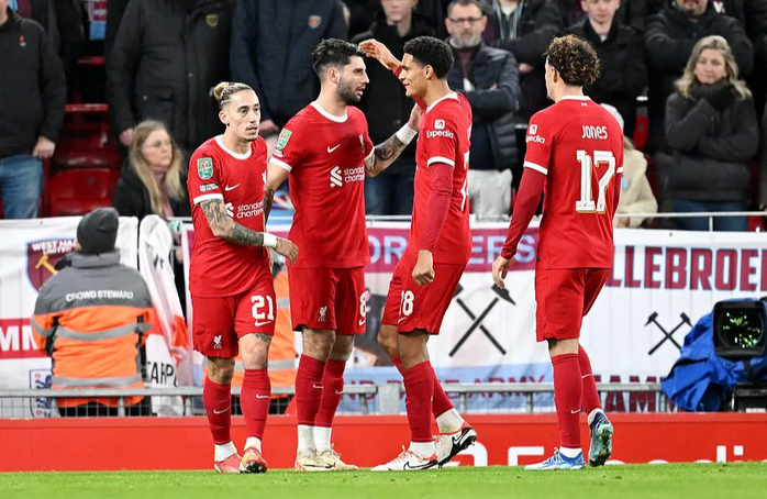 Thắng đậm West Ham, Liverpool đoạt vé bán kết League Cup- Ảnh 1. Thắng đậm West Ham, Liverpool đoạt vé bán kết League Cup- Ảnh 1.