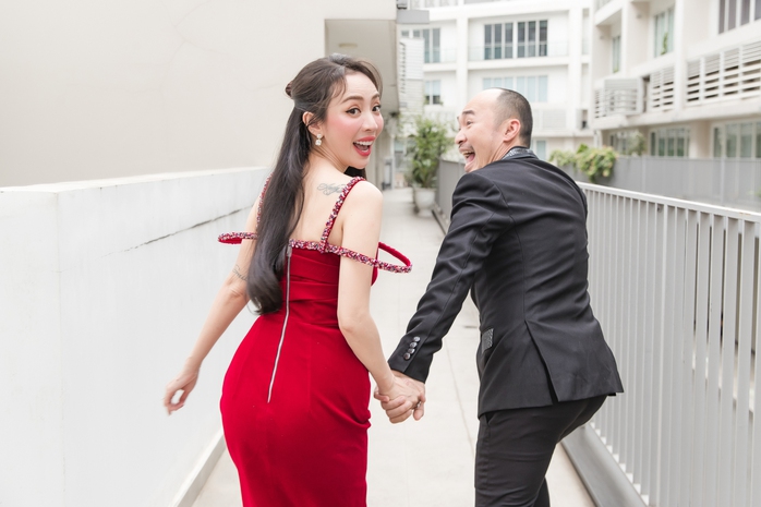 Thu Trang đỏ rực, yêu kiều bên Tiến Luật- Ảnh 13. Thu Trang đỏ rực, yêu kiều bên Tiến Luật- Ảnh 13.