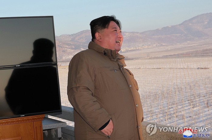 Ông Kim Jong-un tuyên bố Bình Nhưỡng sẽ không ngần ngại tấn công hạt nhân khi bị đối phương khiêu khích bằng vũ khí hạt nhân. Ảnh: Yonhap Ông Kim Jong-un tuyên bố Bình Nhưỡng sẽ không ngần ngại tấn công hạt nhân khi bị đối phương khiêu khích bằng vũ khí hạt nhân. Ảnh: Yonhap