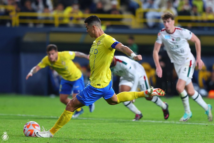 Ronaldo ghi bàn thứ 870 trong chiến thắng của Al-Nassr- Ảnh 1. Ronaldo ghi bàn thứ 870 trong chiến thắng của Al-Nassr- Ảnh 1.