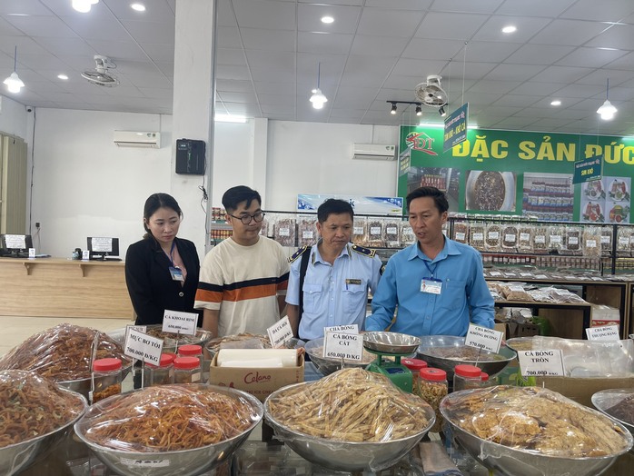 Phú Quốc ra quân dẹp nạn “chặt chém” du khách- Ảnh 1.
