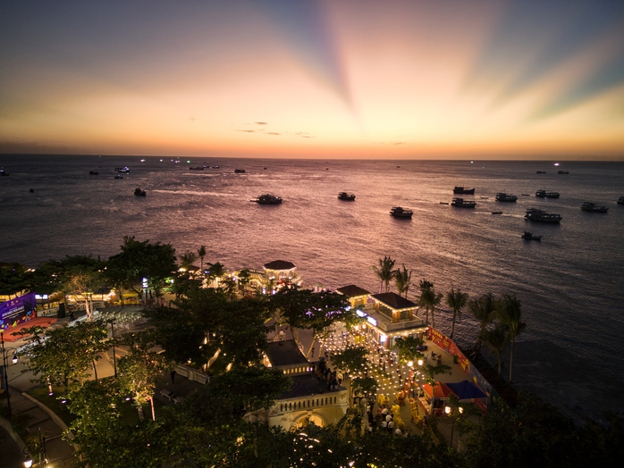 Chợ đêm bên biển VUI-Fest Bazaar – địa điểm ăn chơi “vui phết” tại Phú Quốc- Ảnh 5. Chợ đêm bên biển VUI-Fest Bazaar – địa điểm ăn chơi “vui phết” tại Phú Quốc- Ảnh 5.