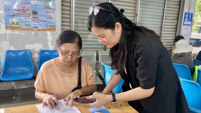 Lưu ý quan trọng khi đóng tiền tham gia BHXH, BHYT tại các điểm dịch vụ thu- Ảnh 3. Lưu ý quan trọng khi đóng tiền tham gia BHXH, BHYT tại các điểm dịch vụ thu- Ảnh 3.