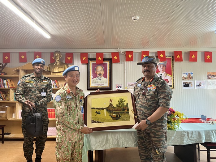 Tư lệnh Quân sự Phái bộ UNMISS ấn tượng với Quân đội Việt Nam- Ảnh 9. Tư lệnh Quân sự Phái bộ UNMISS ấn tượng với Quân đội Việt Nam- Ảnh 9.