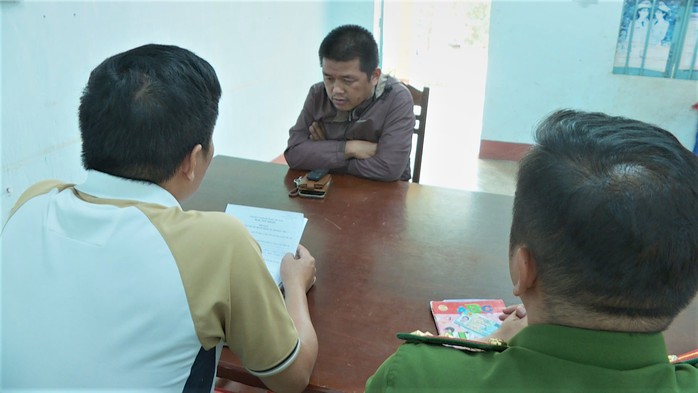 Bắt giữ đối tượng truy nã vì lừa chạy việc cho 12 người- Ảnh 1.