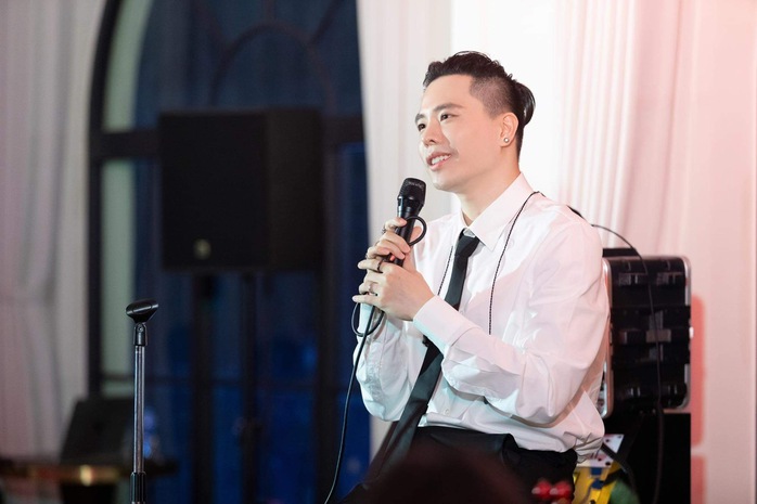 Trịnh Thăng Bình gia nhập xu hướng "sô bé nhưng chất"
- Ảnh 3. Trịnh Thăng Bình gia nhập xu hướng "sô bé nhưng chất"
- Ảnh 3.