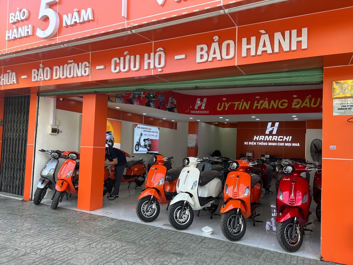 Xe máy điện "hot" trở lại- Ảnh 2. Xe máy điện "hot" trở lại- Ảnh 2.