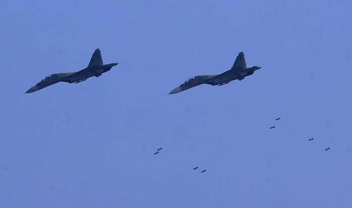 Thủ tướng Phạm Minh Chính dự diễn tập chiến thuật bắn đạn thật có Su-30MKII- Ảnh 9. Thủ tướng Phạm Minh Chính dự diễn tập chiến thuật bắn đạn thật có Su-30MKII- Ảnh 9.