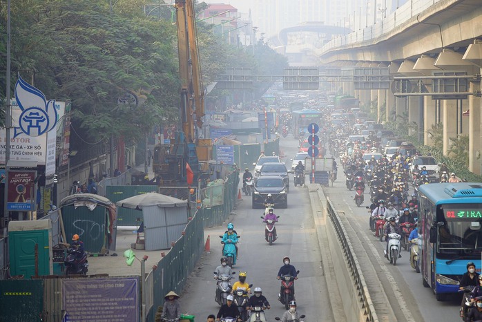 Toàn cảnh các công trình khiến giao thông Hà Nội ùn tắc- Ảnh 4. Toàn cảnh các công trình khiến giao thông Hà Nội ùn tắc- Ảnh 4.
