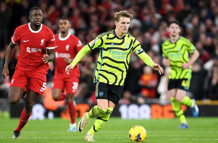 Hòa Liverpool, fan Arsenal vừa mừng vừa lo- Ảnh 7. Hòa Liverpool, fan Arsenal vừa mừng vừa lo- Ảnh 7.