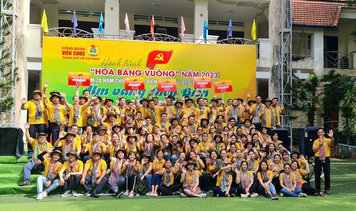 106 đoàn viên ưu tú tham gia Hành trình “Hoa bàng vuông”- Ảnh 1. 106 đoàn viên ưu tú tham gia Hành trình “Hoa bàng vuông”- Ảnh 1.