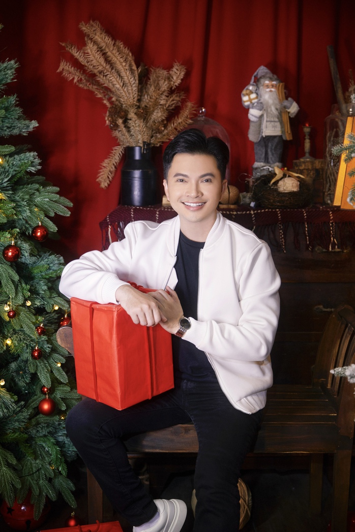 Nam Cường miệt mài học cao học, chuẩn bị liveshow miễn phí- Ảnh 4. Nam Cường miệt mài học cao học, chuẩn bị liveshow miễn phí- Ảnh 4.
