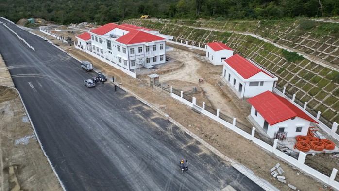 Hình ảnh đường cao tốc Cam Lâm - Vĩnh Hảo trước giờ thông xe kỹ thuật- Ảnh 7. Hình ảnh đường cao tốc Cam Lâm - Vĩnh Hảo trước giờ thông xe kỹ thuật- Ảnh 7.
