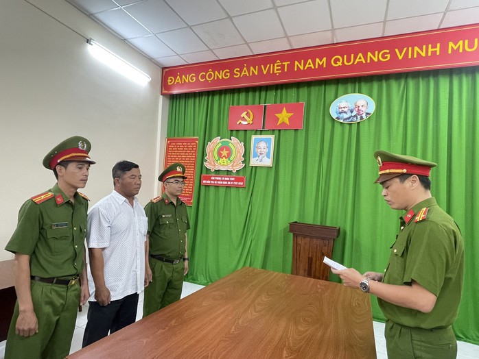 Công an TP HCM khởi tố Giám đốc Chi cục Đăng kiểm Long An- Ảnh 1. Công an TP HCM khởi tố Giám đốc Chi cục Đăng kiểm Long An- Ảnh 1.