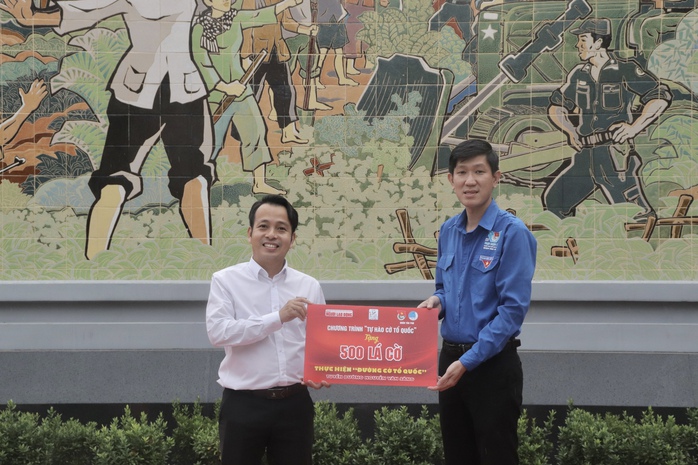 TP HCM: Ra mắt "Đường cờ Tổ quốc" tại 2 phường anh hùng - Ảnh 5. TP HCM: Ra mắt "Đường cờ Tổ quốc" tại 2 phường anh hùng - Ảnh 5.