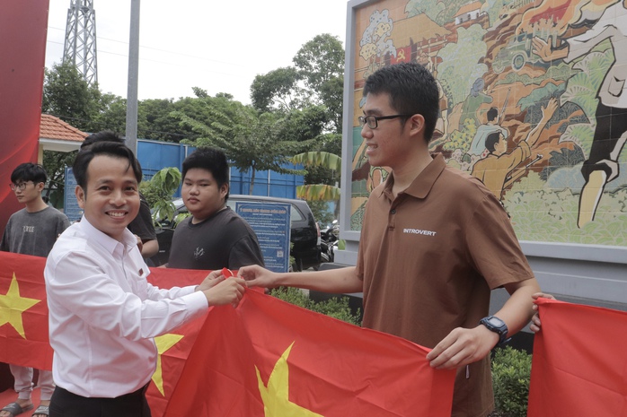 TP HCM: Ra mắt "Đường cờ Tổ quốc" tại 2 phường anh hùng - Ảnh 6. TP HCM: Ra mắt "Đường cờ Tổ quốc" tại 2 phường anh hùng - Ảnh 6.