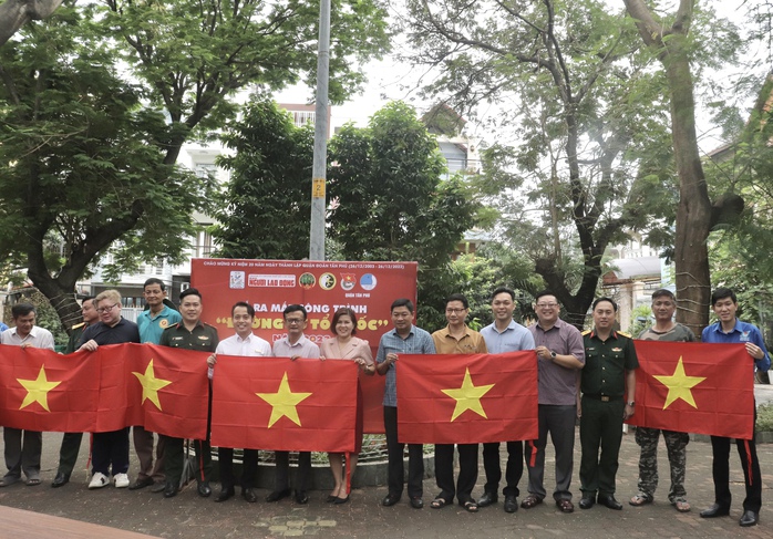 TP HCM: Ra mắt "Đường cờ Tổ quốc" tại 2 phường anh hùng - Ảnh 7. TP HCM: Ra mắt "Đường cờ Tổ quốc" tại 2 phường anh hùng - Ảnh 7.