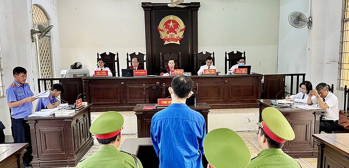 Bênh vực mẹ bị đánh, con mang xăng phóng hỏa giết người- Ảnh 3. Bênh vực mẹ bị đánh, con mang xăng phóng hỏa giết người- Ảnh 3.