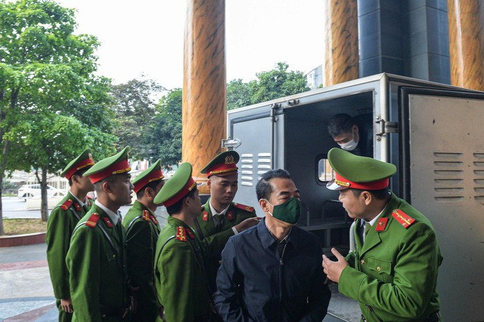 Vụ "Chuyến bay giải cứu": Cựu điều tra viên Hoàng Văn Hưng không kêu oan- Ảnh 2. Vụ "Chuyến bay giải cứu": Cựu điều tra viên Hoàng Văn Hưng không kêu oan- Ảnh 2.