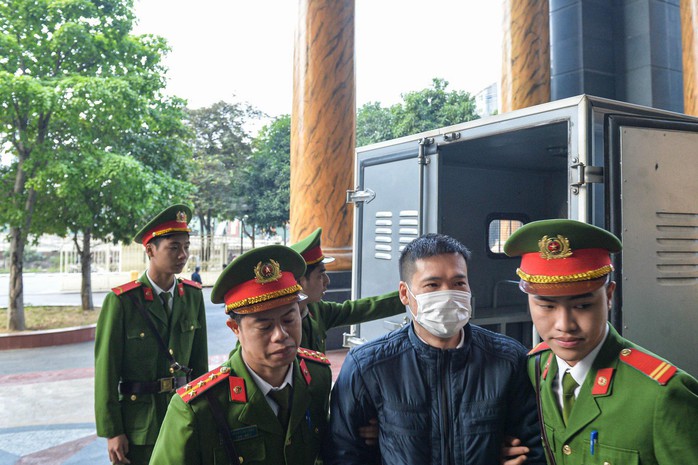 Vụ "Chuyến bay giải cứu": Cựu điều tra viên Hoàng Văn Hưng không kêu oan- Ảnh 4. Vụ "Chuyến bay giải cứu": Cựu điều tra viên Hoàng Văn Hưng không kêu oan- Ảnh 4.