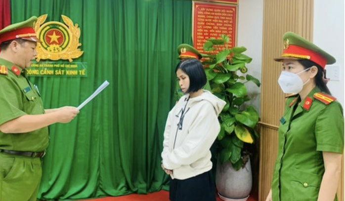 Công an TP HCM phát hiện sai phạm tại phòng giao dịch một ngân hàng- Ảnh 1. Công an TP HCM phát hiện sai phạm tại phòng giao dịch một ngân hàng- Ảnh 1.