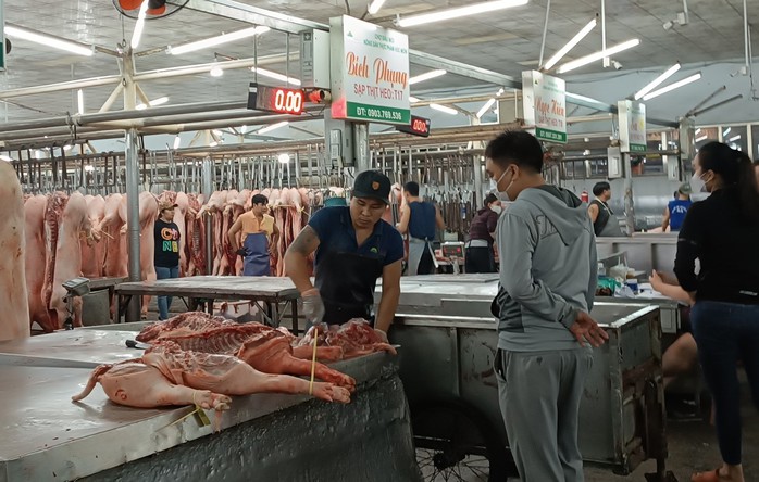 Giá heo hơi tăng, doanh nghiệp vẫn than khó hơn thời “giải cứu”- Ảnh 1. Giá heo hơi tăng, doanh nghiệp vẫn than khó hơn thời “giải cứu”- Ảnh 1.