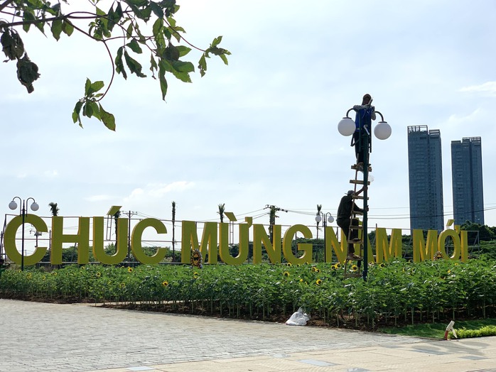 Các hạng mục tại công viên bờ sông Sài Gòn đang được hoàn chỉnh Ảnh: Thùy An Các hạng mục tại công viên bờ sông Sài Gòn đang được hoàn chỉnh Ảnh: Thùy An