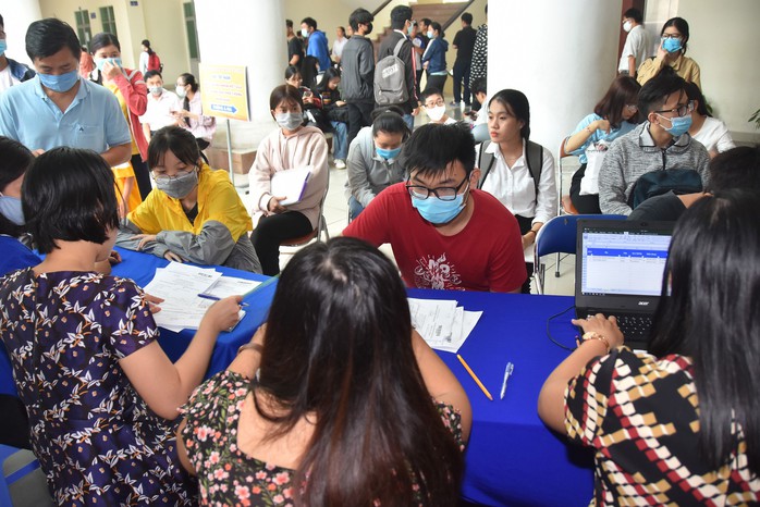 Thí sinh đăng ký nhập học tại Trường ĐH Sư phạm TP HCM Ảnh: TẤN THẠNH Thí sinh đăng ký nhập học tại Trường ĐH Sư phạm TP HCM Ảnh: TẤN THẠNH