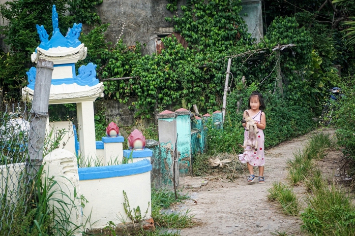 Đường sá, nhà cửa ở khu dân cư thuộc tổ 89, phường Hòa Xuân, quận Cẩm Lệ, TP Đà Nẵng đang xuống cấp nghiêm trọng Đường sá, nhà cửa ở khu dân cư thuộc tổ 89, phường Hòa Xuân, quận Cẩm Lệ, TP Đà Nẵng đang xuống cấp nghiêm trọng