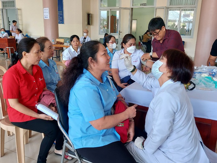 Đóng BHYT bổ sung để mở rộng quyền lợi khám chữa bệnh?- Ảnh 1.