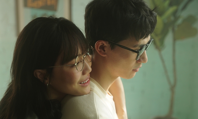 Diệu Nhi tiết lộ hôn Trần Ngọc Vàng dễ hơn Kiều Minh Tuấn- Ảnh 4. Diệu Nhi tiết lộ hôn Trần Ngọc Vàng dễ hơn Kiều Minh Tuấn- Ảnh 4.