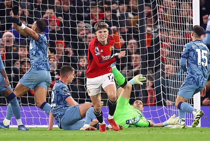 Hojlund nổ súng, Man United quật ngã Aston Villa ngày Lễ tặng quà- Ảnh 4. Hojlund nổ súng, Man United quật ngã Aston Villa ngày Lễ tặng quà- Ảnh 4.