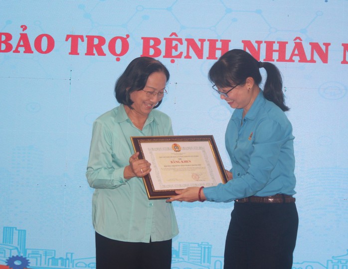 Công đoàn TP HCM: Nhiều giải pháp hỗ trợ công nhân mất việc, giảm giờ làm- Ảnh 6. Công đoàn TP HCM: Nhiều giải pháp hỗ trợ công nhân mất việc, giảm giờ làm- Ảnh 6.